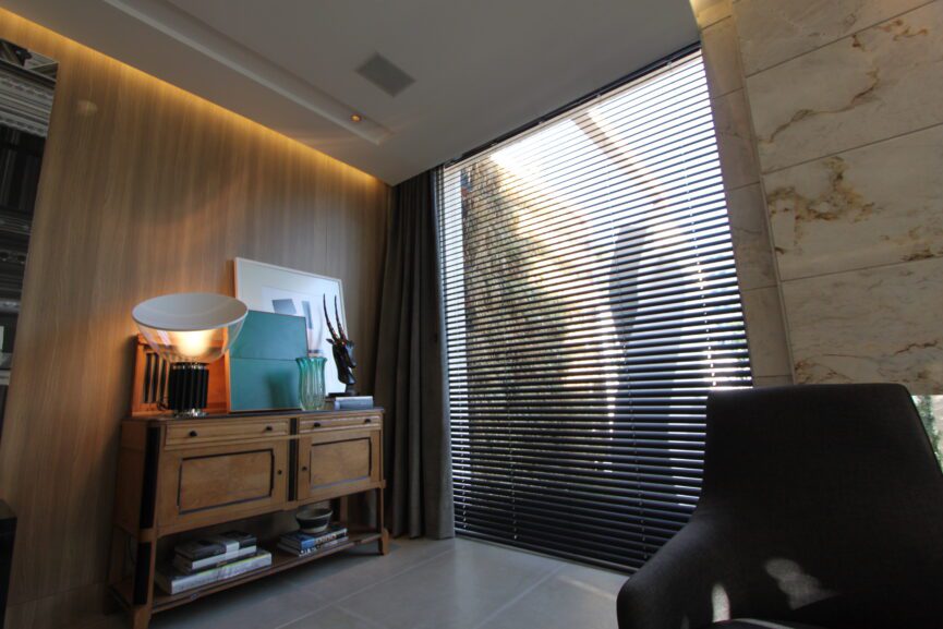 Persiana Horizontal 50mm PVC Preta
